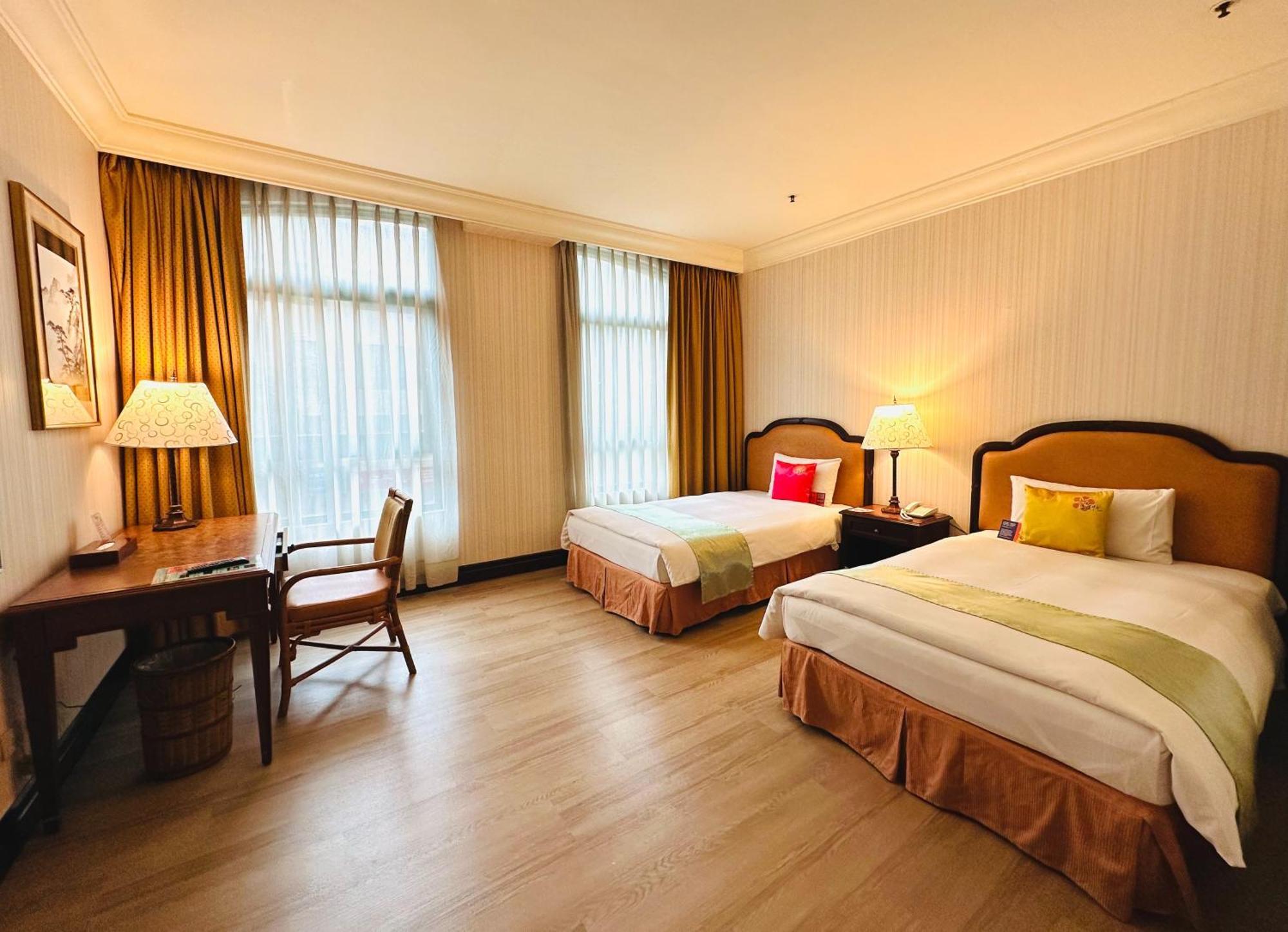 Wei-Yat Grand Hotel Tainan Exterior foto
