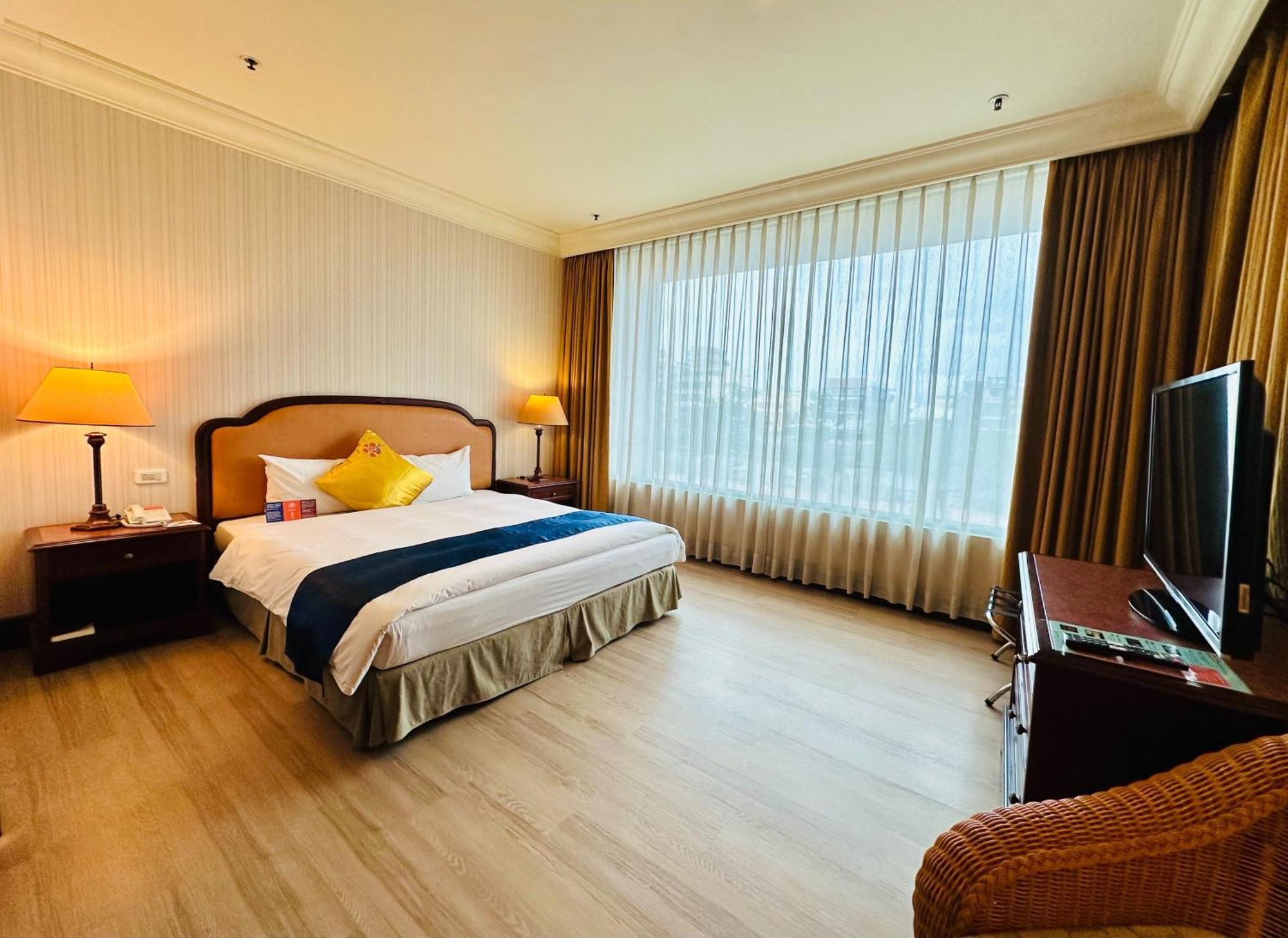 Wei-Yat Grand Hotel Tainan Exterior foto