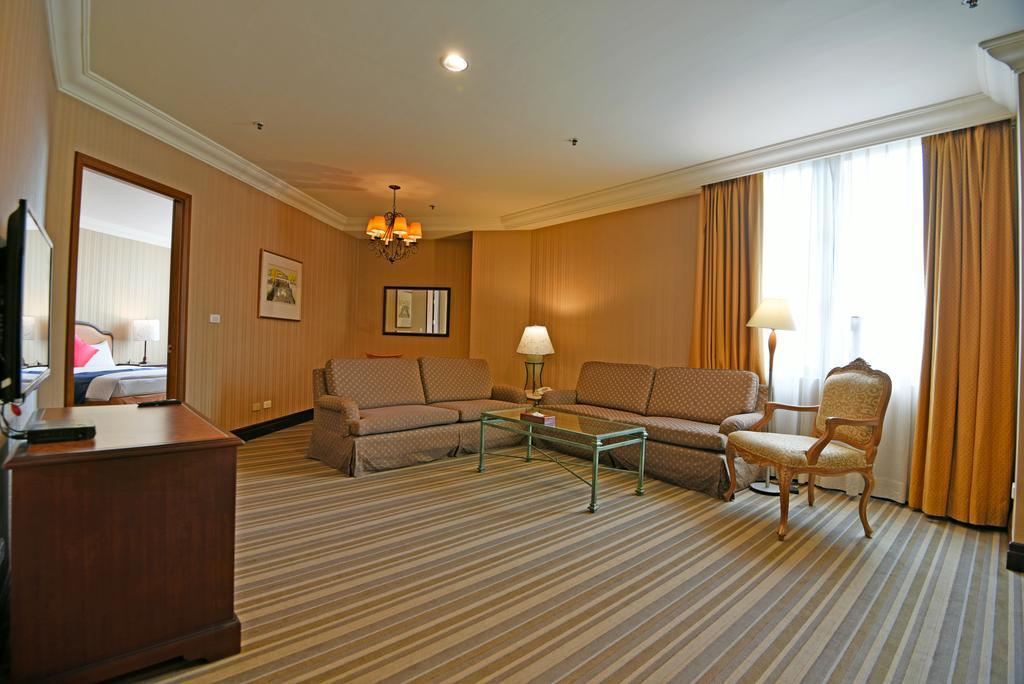 Wei-Yat Grand Hotel Tainan Exterior foto