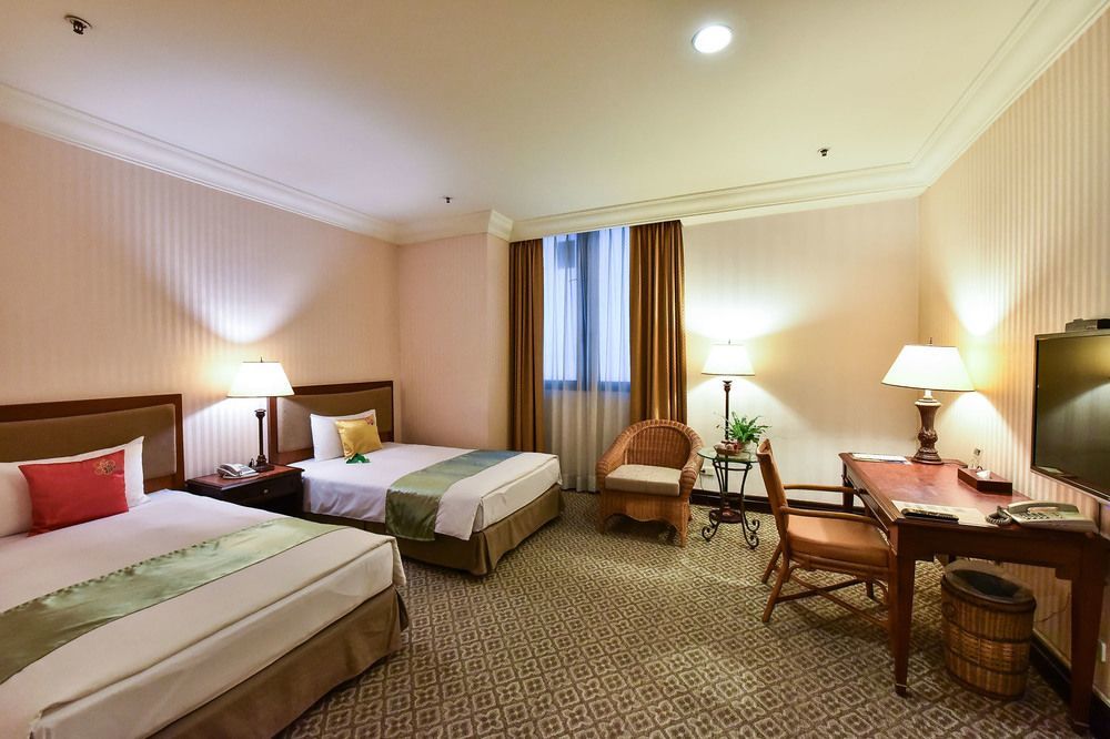 Wei-Yat Grand Hotel Tainan Exterior foto