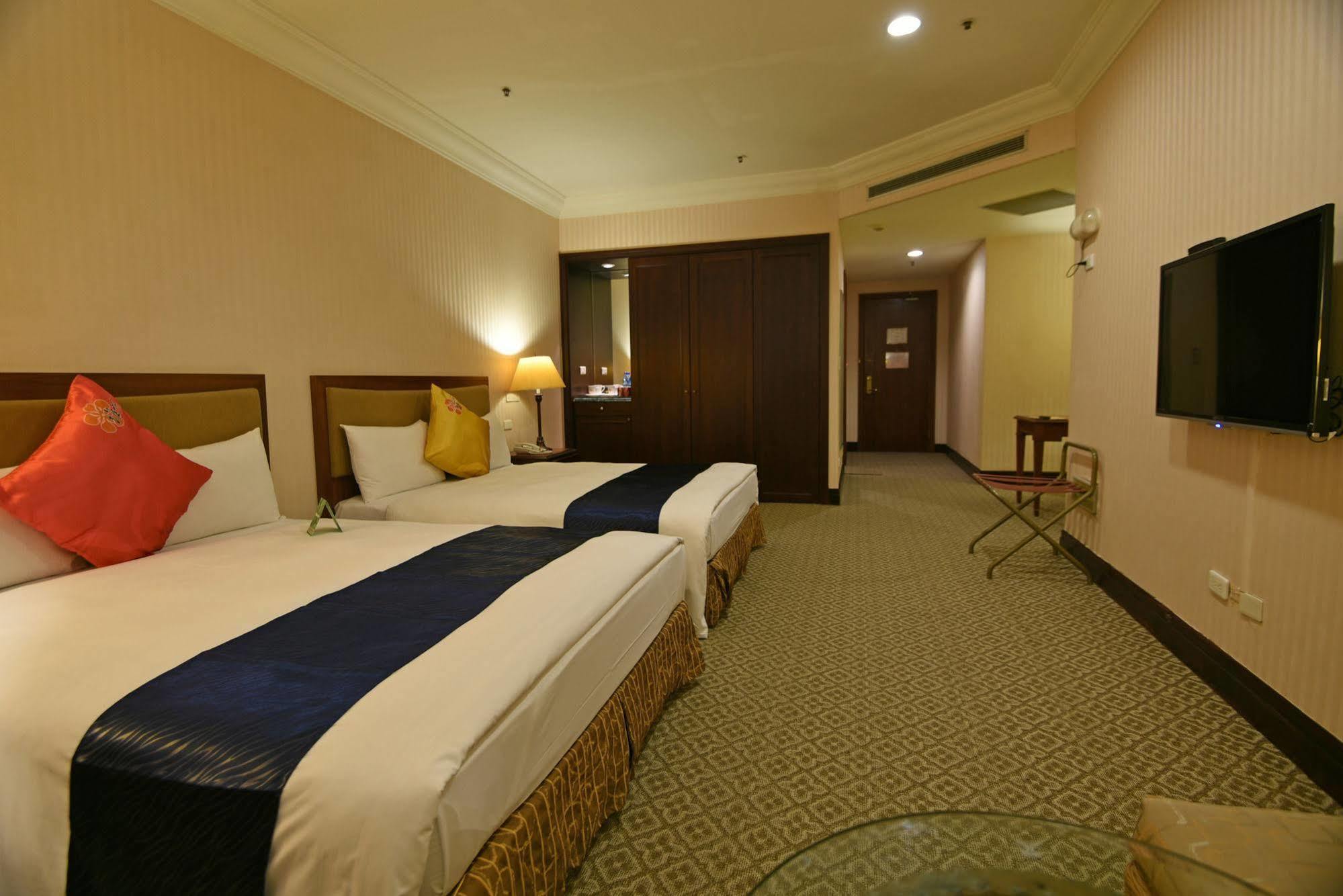 Wei-Yat Grand Hotel Tainan Exterior foto